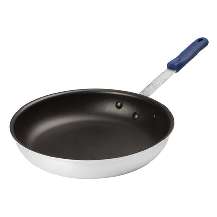 Chảo Rán Nhôm Winco AFP-14XC-H 35.6 cm Tay Cầm Silicone Đặc