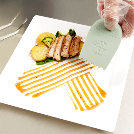 Dụng cụ tạo hình đĩa silicone góc vuông Mercer Culinary M35613 5mm
