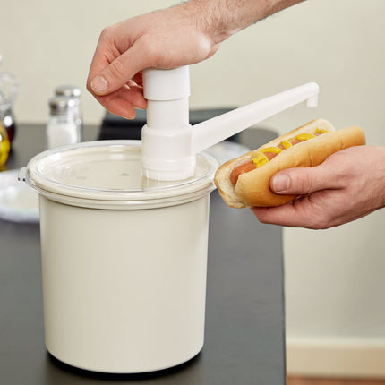 Bộ bình phân phối gia vị cách nhiệt Cambro ColdFest 1,6 lít màu trắng kèm vòi bơm đầu cố định và nắp