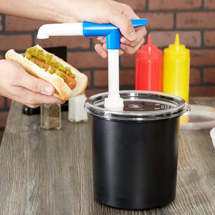 Bộ bình phân phối gia vị cách nhiệt Cambro ColdFest 1,6 lít màu đen kèm vòi bơm Maxi và nắp