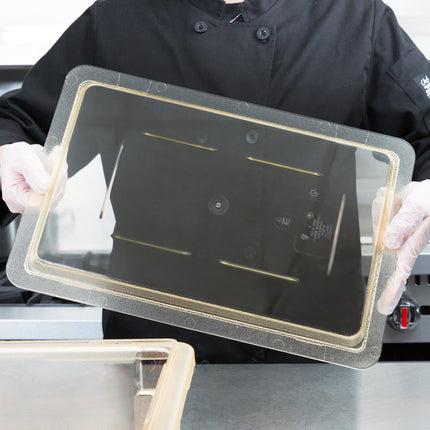 Nắp phẳng cho hộp đựng thực phẩm nhựa polycarbonate Cambro Camwear 1218CCW464 46 x 30 cm màu vàng an toàn