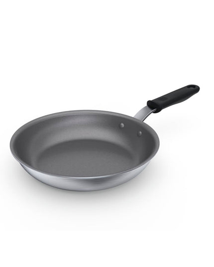 Chảo Rán Nhôm Vollrath 672207 Wear-Ever® 17.8 cm Tay Cầm Silicone Rỗng