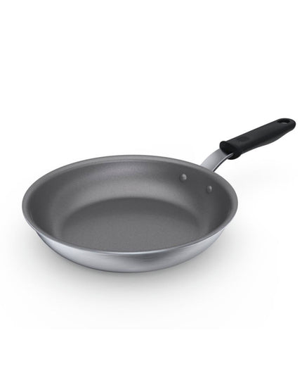 Chảo Rán Nhôm Vollrath 672212 Wear-Ever® 30.5 cm Tay Cầm Silicone Rỗng