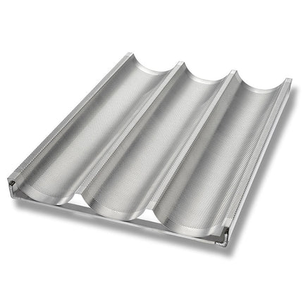 Khuôn Bánh Mì Baguette Chicago Metallic Làm 3 Ổ 13.2 cm x 66 cm Lỗ Thoáng Nhôm Tráng Men 16 ga (49011)