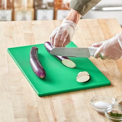 Thớt nhựa polyethylene xanh lá Choice 46 x 30 x 1,3 cm