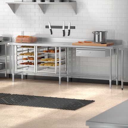 Bàn thao tác chân hở inox Regency Spec Line Easy Attach 61 x 244 cm dày 14 gauge kèm tấm chắn sau 10 cm