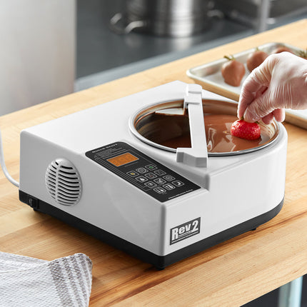 Máy điều nhiệt sô cô la ChocoVision C116USREV2WHI Revolation 2 - Sức chứa 0,7 kg, 110V, 60 HZ