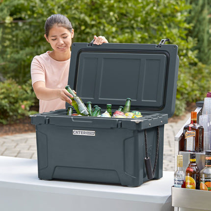 Thùng đá giữ lạnh ngoài trời quay ép CaterGator CG45CHR 42,6 lít - Màu than chì