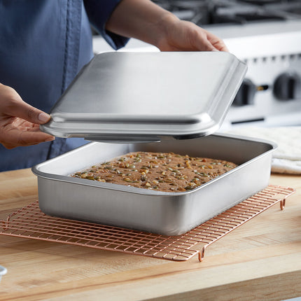 Khuôn bánh chữ nhật nhôm 20 gauge Nordic Ware Naturals 33 x 23 x 6 cm kèm nắp 46320