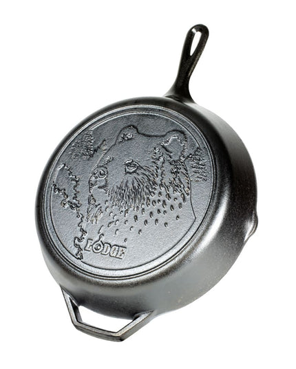 Chảo Gang Lodge Wildlife Series L10SKWLBR Tròn 32 cm Họa Tiết Gấu