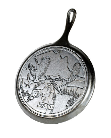 Vỉ Nướng Gang Lodge Wildlife Series L9OGWLMO Tròn 27 cm Họa Tiết Nai Sừng Tấm