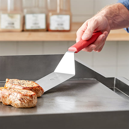Xẻng lật cạnh vuông chịu nhiệt cao Mercer Culinary Hell's Handle M18321RD 15 x 8 cm