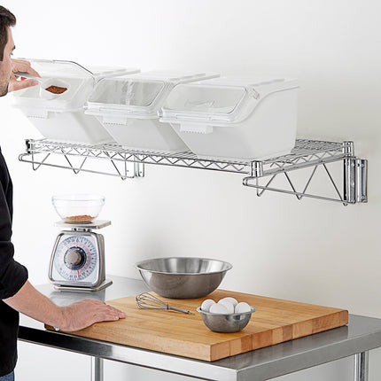 Bộ kệ gắn tường thùng đựng nguyên liệu Baker's Lane 46 x 91 cm kèm 3 thùng kẹp gài