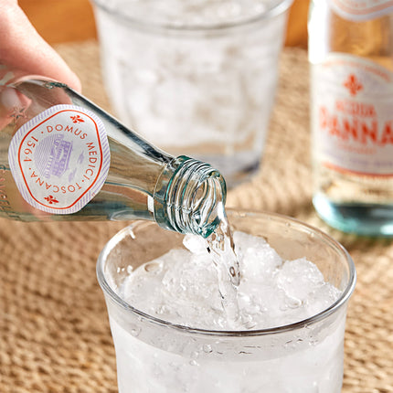 Nước suối tự nhiên Acqua Panna chai thủy tinh 250 ml - Thùng 24 chai