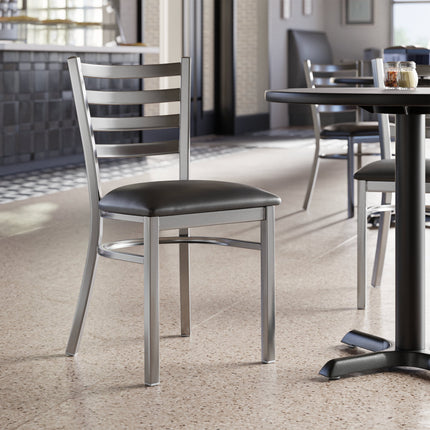 Ghế lưng thang Lancaster Table & Seating hoàn thiện trong với đệm vinyl đen 6,4 cm - Đệm rời