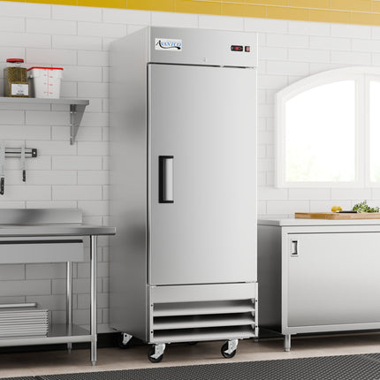 Tủ đông đứng cửa đặc Avantco A-23F-HC 74 cm