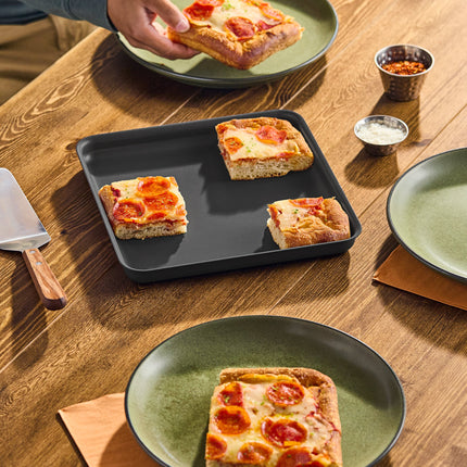 Khay pizza nhôm vuông phủ cứng American Metalcraft HCSQ1010 25 x 25 x 2,5 cm