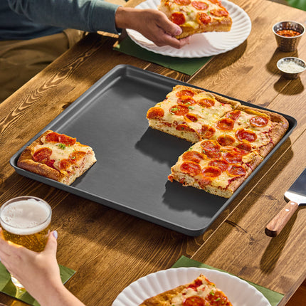 Khuôn pizza vuông bằng nhôm phủ cứng anod hóa American Metalcraft HCSQ1610 41 x 41 x 2,5 cm