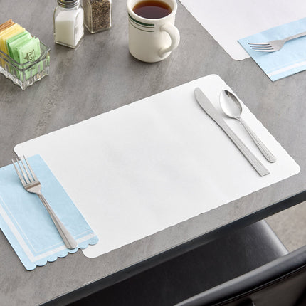 Khăn trải bàn Choice 25,4 cm x 35,6 cm tùy chỉnh trắng giấy Placemat Scalloped viền - Thùng 1,000 cái