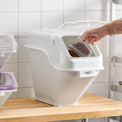 Thùng đựng nguyên liệu để kệ Baker's Lane 24 lít / 100 cup nắp lật kèm nhãn và muỗng