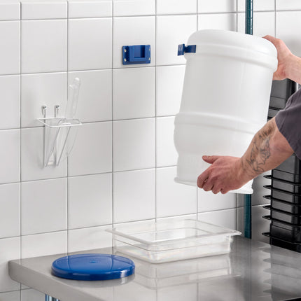 Bộ thùng xúc đá PP Choice 19 lít kèm muôi 355 ml, giá muôi, nắp và giá gắn