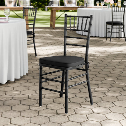 Ghế Chiavari gỗ đen Lancaster Table & Seating với đệm đen