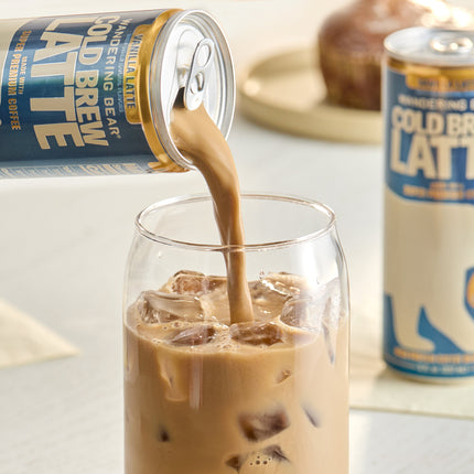 Cà phê ủ lạnh giàu đạm vị vani latte Wandering Bear 237 ml - Thùng 12 lon