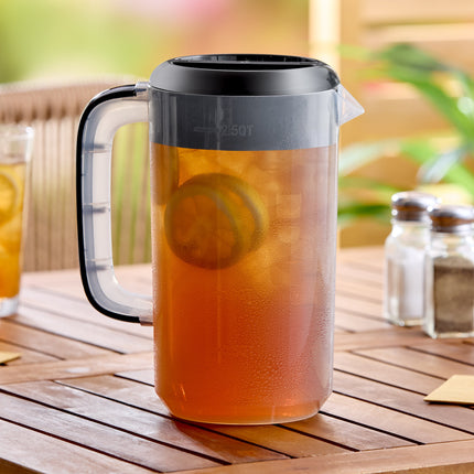 Bình rót đồ uống nhựa PP có nắp và tay cầm đen Choice 2,4 lít - Thùng 12 cái