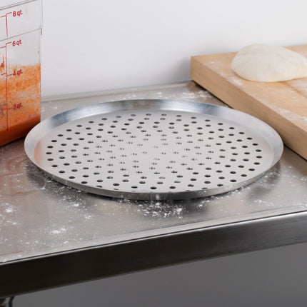 Khay pizza nhôm dày đục lỗ có cắt American Metalcraft CAR16P 41 cm