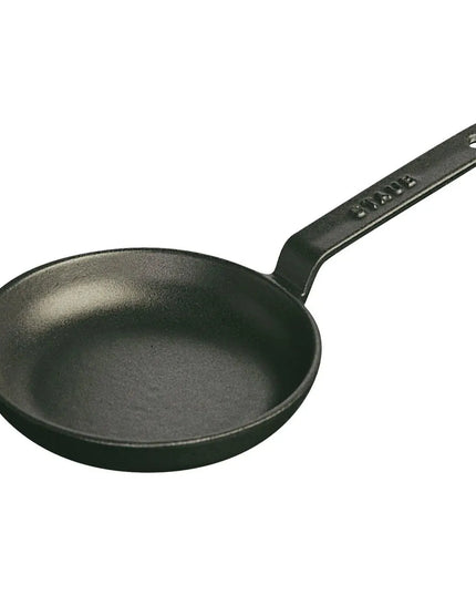 Chảo Mini Staub 1004088 Gang Tráng Men Bề Mặt Nhám Đen 12 cm 120 ml