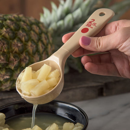Muỗng Định Lượng Có Lỗ Carlisle 436206 59 ml Đáy Phẳng Be