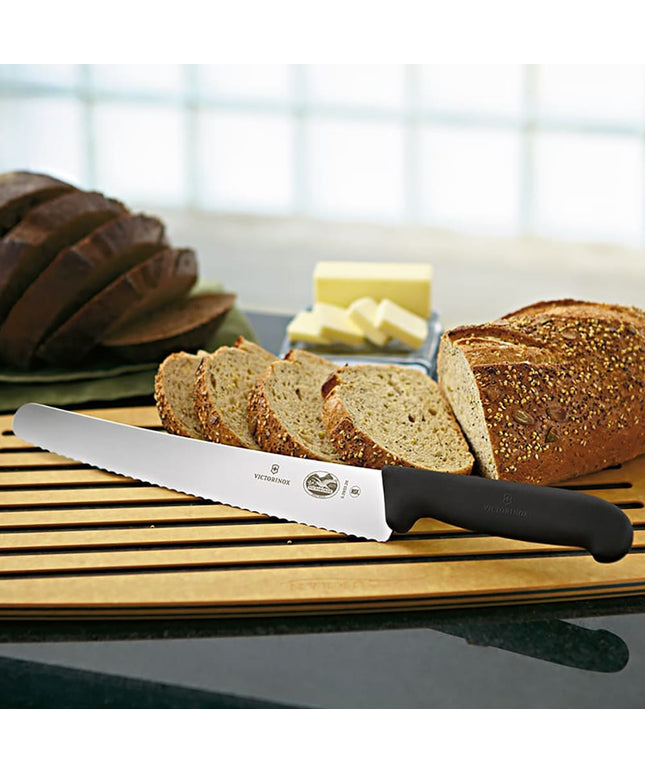 Dao Cắt Bánh Mì Victorinox 5.2933.26 Lưỡi Răng Cưa 26 cm Cán Fibrox Pro Đen