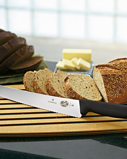Dao Cắt Bánh Mì Răng Cưa Victorinox 5.2933.26-X10 Lưỡi 26 cm Cán Fibrox® Nylon Đen