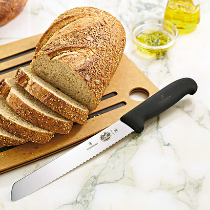 Dao Cắt Bánh Mì Lưỡi Lượn Sóng Victorinox 5.2533.21-X8 20.3 cm Cán Fibrox® Nylon Đen