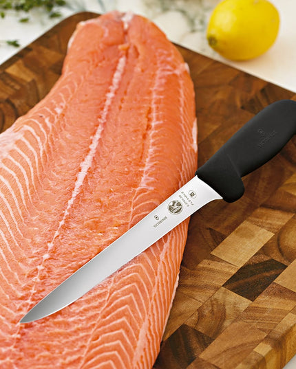 Dao Rọc Xương Mềm Victorinox 5.3763.20-X5 Lưỡi 20.3 cm Cán Fibrox® Nylon Đen
