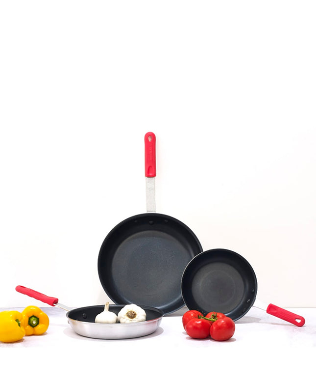 Chảo Rán Nhôm Chống Dính Winco AFP-8NS-H 20.3 cm Tay Cầm Silicone Đặc