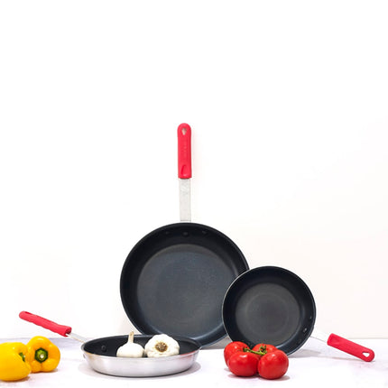 Chảo Rán Nhôm Chống Dính Winco AFP-8NS-H 20.3 cm Tay Cầm Silicone Đặc