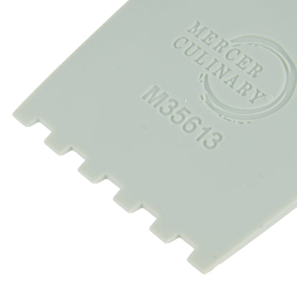 Dụng cụ tạo hình đĩa silicone góc vuông Mercer Culinary M35613 5mm