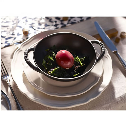 Chảo Gang Mini Staub 1004675 16.5 cm Tráng Men Có Nắp - Màu Đen Mờ