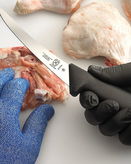 Mercer Culinary M13703 Dao Rọc Xương Cong 15 cm Cán Nhựa Nylon Kết Cấu Đen, Thép Đức Carbon Cao