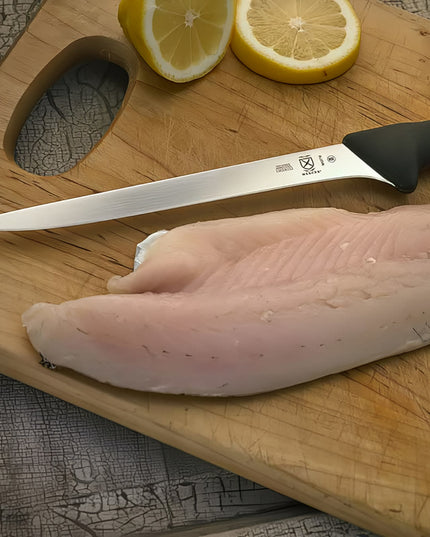 Dao Phi Lê Mercer Culinary M13719 21.6 cm Tay Cầm Nylon Đen Thép Carbon Cao Đức