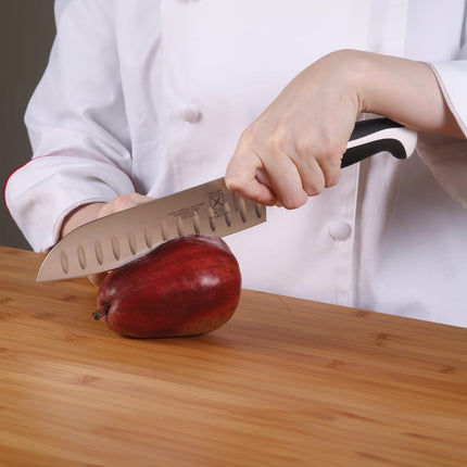 Dao Santoku Mercer Culinary M22707WBH 17.8 cm Lưỡi Thép Nhật Carbon Cao Cán Santoprene®/Polypropylene Trắng