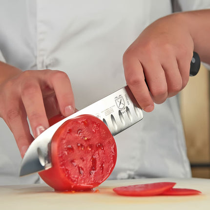 Dao Santoku Mercer Culinary M23590 17.8 cm Lưỡi Granton Cán Delrin® Đen Thép Đức Carbon Cao
