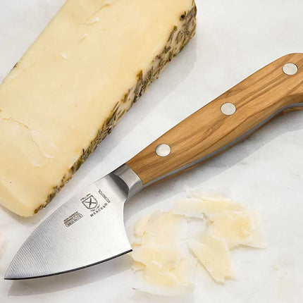 Dao Phô Mai Parmesan Mercer Culinary M23607OL 7 cm Cán Gỗ Ô Liu, Thép Đức Carbon Cao