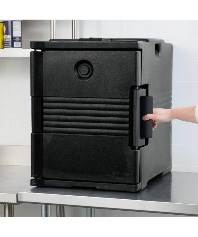 Hộp vận chuyển thực phẩm giữ nhiệt Cambro Ultra Pan Carrier màu đen nạp trước - Chứa tối đa 6 khay cỡ đầy đủ