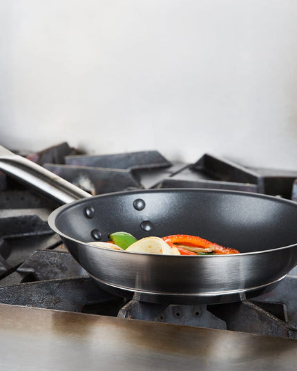 Chảo Chiên Vollrath N3808 Optio™ Thép Chống Dính 20.3 cm Tay Cầm Kim Loại Rỗng - Dùng Cho Bếp Từ