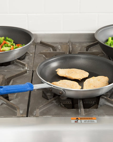 Chảo Chiên Nhôm Chống Dính Vollrath Z4010 Wear-Ever® 25.4 cm Tay Cầm Silicone Đặc