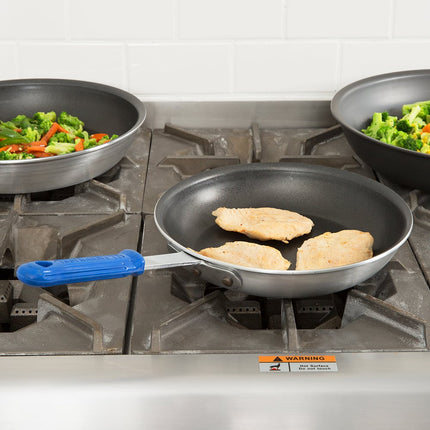 Chảo Chiên Nhôm Chống Dính Vollrath Z4010 Wear-Ever® 25.4 cm Tay Cầm Silicone Đặc