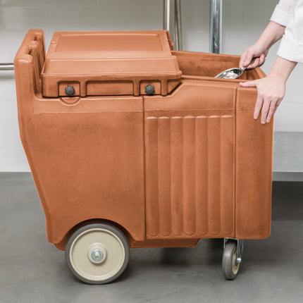 Thùng đá di động Cambro ICS125LB157 SlidingLid màu be sức chứa 57 kg
