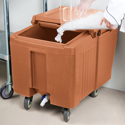 Thùng đá di động Cambro ICS125L157 SlidingLid màu be cà phê - Sức chứa 57 kg